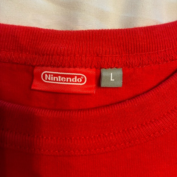 Like New Men’s Osaka Japan Nintendo T-Shirt Size Large - Picture 4 of 6